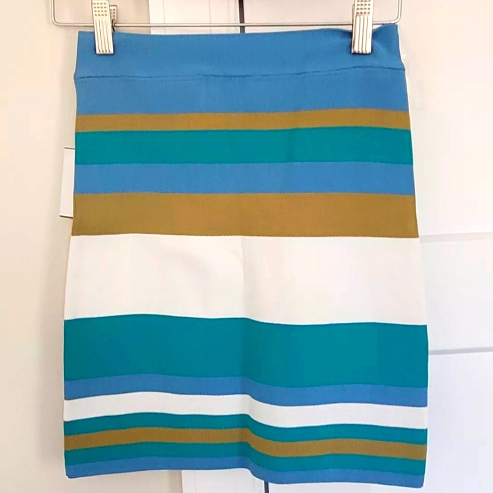 Freeway Vibrant Blue and Gold Mini Skirt - Picture 2 of 4